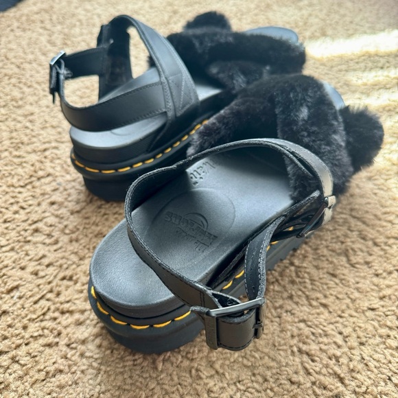 BRAND NEW Voss Il Fluffy Faux Fur Leather Strap Sandals Sz US 11 - Picture 5 of 6